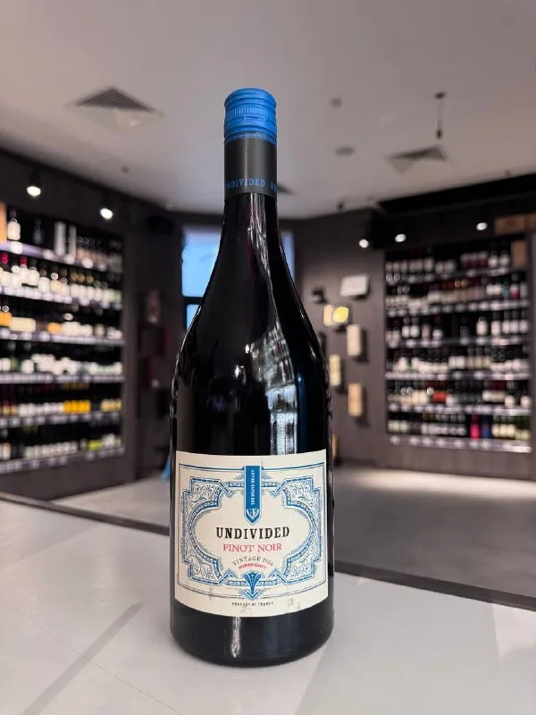 Вино "Undivided" Pinot Noir, Франция, Лангедок-Руссильон