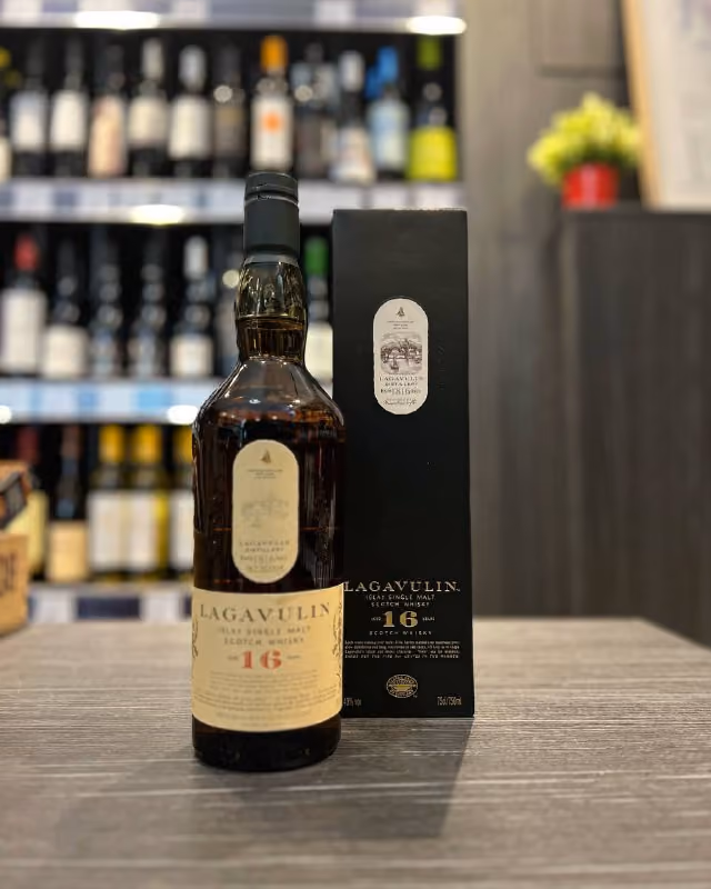 Виски "Lagavulin" malt 16 years old