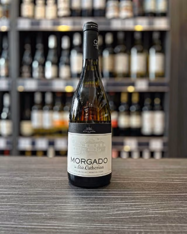 А на эти выходные мы вам рекомендуем - вино Quinta da Romeira, "Morgado de Sta. Catherina" Reserva, белое, сухое, Португалия. Это вино наша новинка!