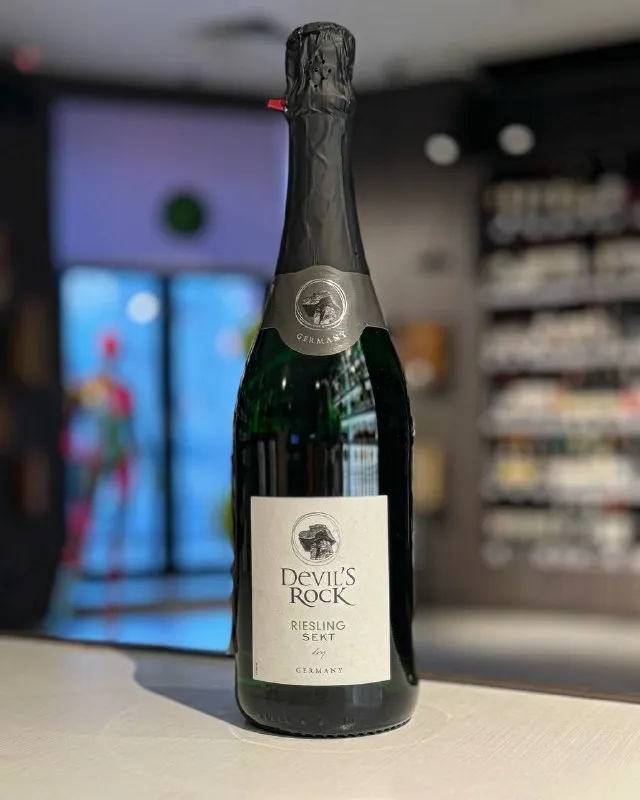Игристое вино "Devil's Rock" Riesling Sekt