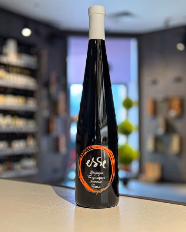 Вино "Esse" Naturally Semi-Sweet Red