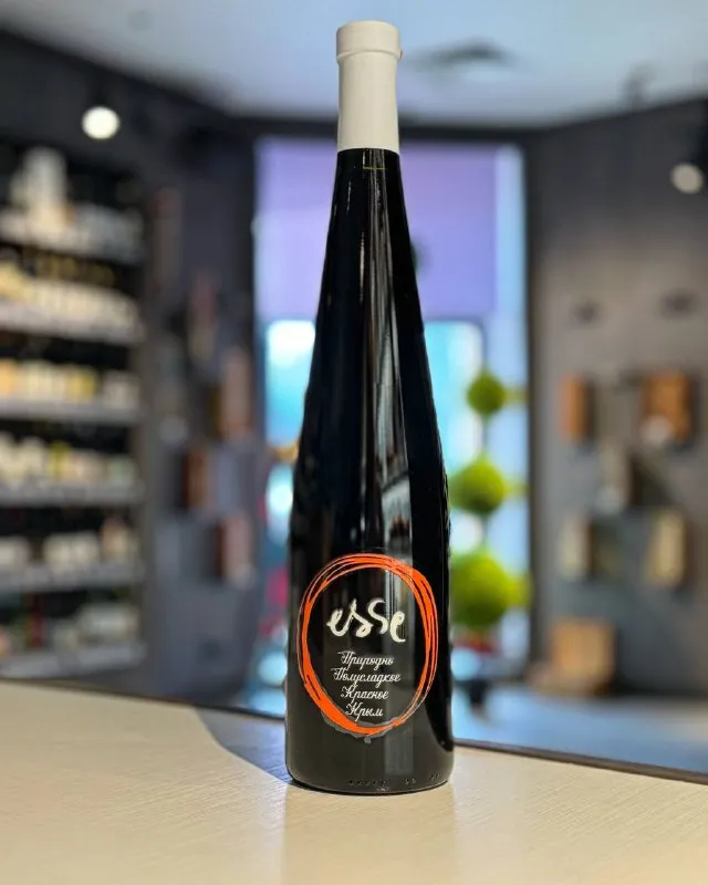 Вино "Esse" Naturally Semi-Sweet Red