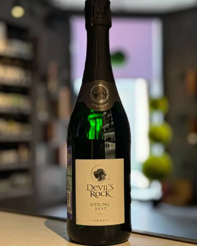 Игристое вино "Devil's Rock" Riesling Sekt