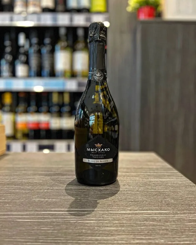 Краснодарское игристое вино Мысхако Blanc de Blancs Chardonnay Viognier очень напоминает летний напиток Просекко!