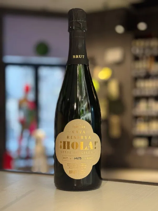 Игристое вино "Hola" Finca Familiar Brut Reserva, Cava DO, Испания, Каталония